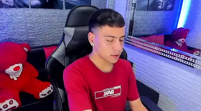 salvadorgomezx online show from December 2024 09:39:01 PM