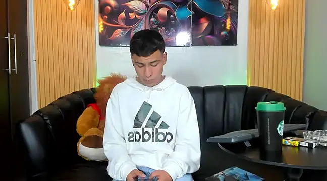 salvadorgomezx online show from December 2024 04:14:02 PM