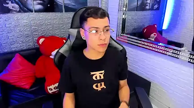 salvadorgomezx online show from January 2025 01:13:01 PM