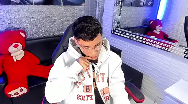 salvadorgomezx online show from February 2025 09:34:02 AM