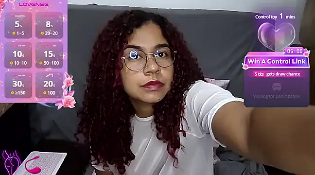 VitoriaFernandes online show from January 2025 12:20:02 AM