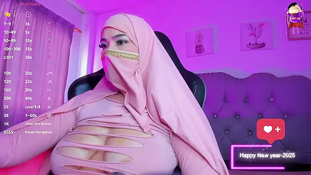 Snapshot of Tahiraa_ chatting on January 2025 01:02:02 PM Tahiraa online show from January 2025 01:02:02 PM