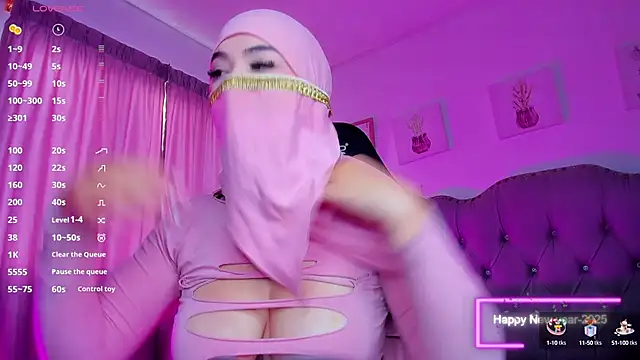 Snapshot of Tahiraa_ chatting on January 2025 01:11:01 PM Tahiraa online show from January 2025 01:11:01 PM