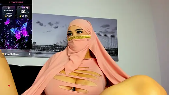 Snapshot of Tahiraa_ chatting on February 2025 01:35:02 PM Tahiraa online show from February 2025 01:35:02 PM