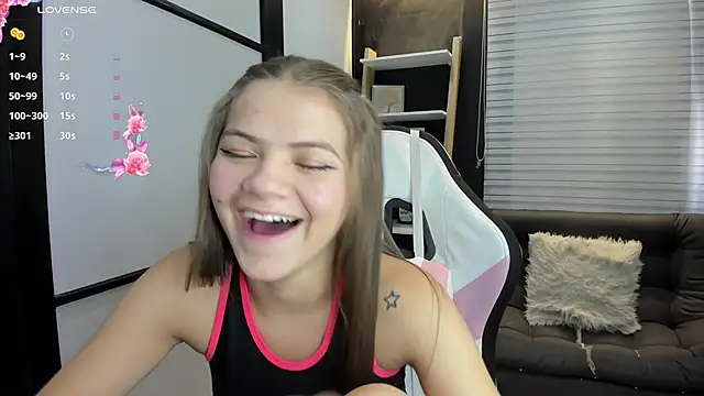 Snapshot of PaigeJayden chatting on January 2025 08:36:01 PM PaigeJayden online show from January 2025 08:36:01 PM