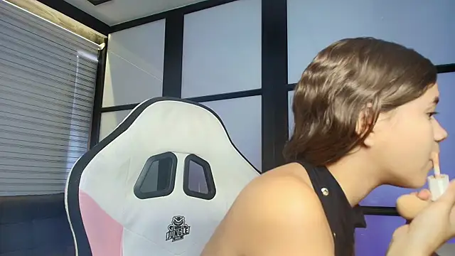 Snapshot of PaigeJayden chatting on March 2025 08:37:02 PM PaigeJayden online show from March 2025 08:37:02 PM