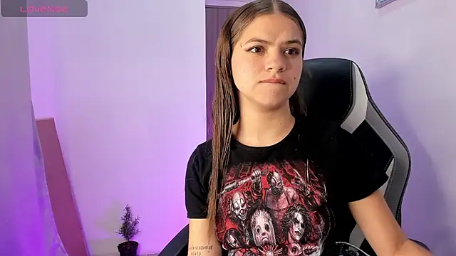 Snapshot of PaigeJayden chatting on October 2025 03:21:02 AM PaigeJayden online show from October 2025 03:21:02 AM