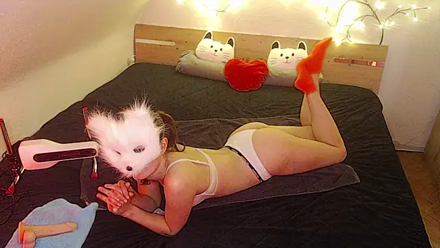 Snapshot of kleinelea123 chatting on January 2025 02:24:02 PM kleinelea123 online show from January 2025 02:24:02 PM