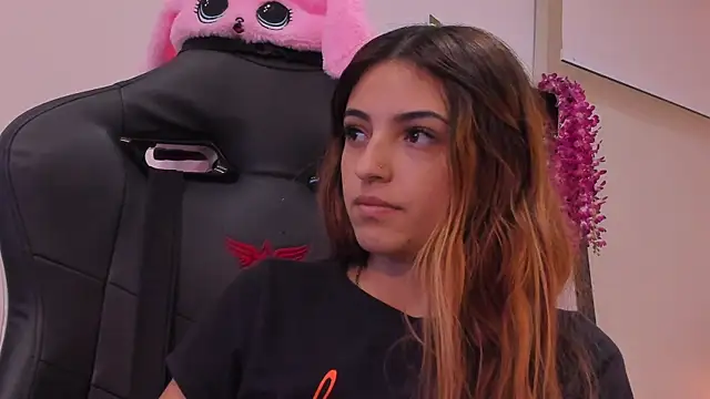 sofiarouge online show from February 2025 02:14:01 AM