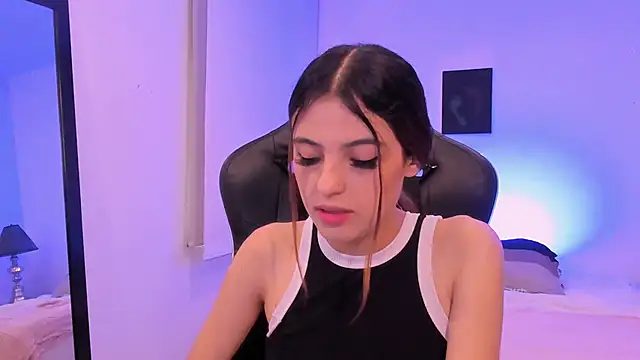 sofiarouge online show from December 2025 08:04:01 PM