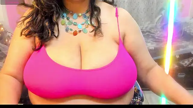 Snapshot of Gulabi_Queen chatting on April 2026 07:07:02 PM Gulabi Queen online show from April 2026 07:07:02 PM