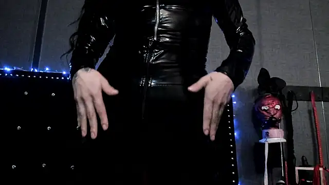 LusstCruella online show from January 2025 08:16:01 PM