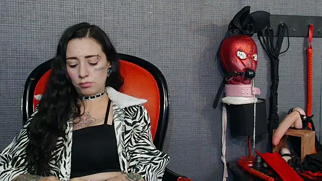 LusstCruella online show from March 2025 07:06:02 PM