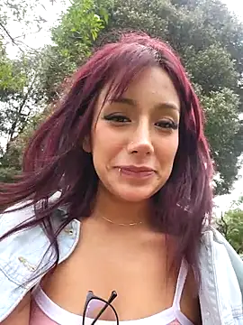 Snapshot of Lau1127 chatting on March 2026 05:54:01 PM Lau1127 online show from March 2026 05:54:01 PM