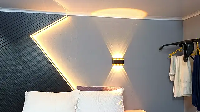 Laia and Aloby online show from February 2026 10:08:02 PM