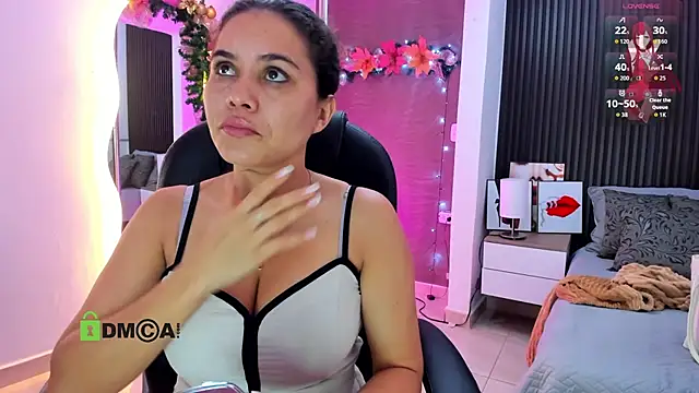 natasha  jackson online show from December 2025 12:10:01 PM