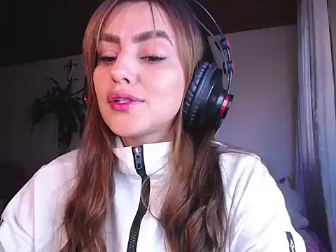 Lu perez online show from September 2025 10:42:02 PM