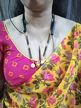 Snapshot of bhuvana555 chatting on July 2026 05:17:01 PM bhuvana555 online show from July 2026 05:17:01 PM