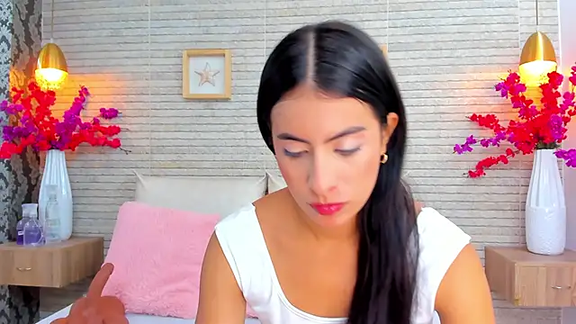 IssabellaLopez online show from September 2025 12:16:01 PM