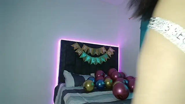 IssabellaLopez online show from November 2025 12:15:02 PM