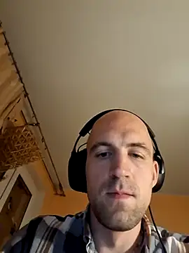 Snapshot of Kulokas chatting on October 2025 09:57:01 PM Kulokas online show from October 2025 09:57:01 PM