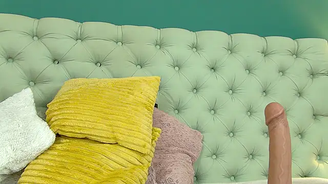 Snapshot of Foxxxy_MILF chatting on March 2025 11:18:01 AM Foxxxy MILF online show from March 2025 11:18:01 AM