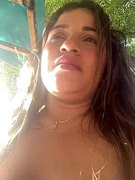 perlita05 online show from September 2025 08:47:02 PM