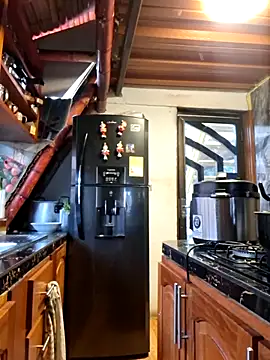 amazonafit  online show from April 2026 09:37:02 PM