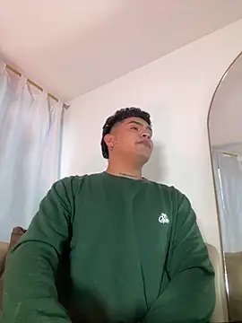 Snapshot of MatheoVelez chatting on December 2024 08:17:01 PM MatheoVelez online show from December 2024 08:17:01 PM