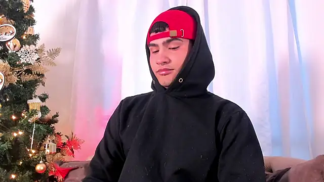 Snapshot of MatheoVelez chatting on December 2024 12:05:02 PM MatheoVelez online show from December 2024 12:05:02 PM