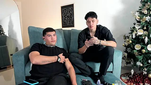 Snapshot of MatheoVelez chatting on December 2024 11:06:02 PM MatheoVelez online show from December 2024 11:06:02 PM