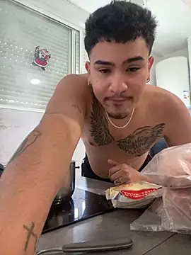 Snapshot of MatheoVelez chatting on January 2026 04:09:01 PM MatheoVelez online show from January 2026 04:09:01 PM