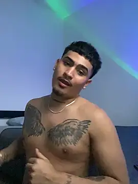 Snapshot of MatheoVelez chatting on January 2026 05:05:02 PM MatheoVelez online show from January 2026 05:05:02 PM