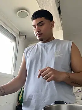 Snapshot of MatheoVelez chatting on February 2026 04:06:02 PM MatheoVelez online show from February 2026 04:06:02 PM