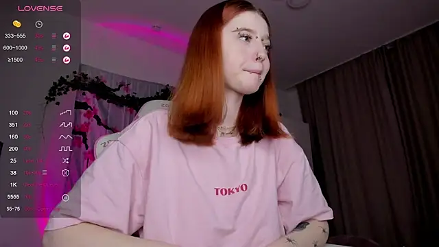 Snapshot of ScarletRos3 chatting on February 2025 05:43:01 PM ScarletRos3 online show from February 2025 05:43:01 PM