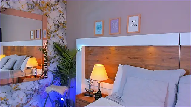 Snapshot of EmaBakker chatting on January 2026 11:26:01 AM EmaBakker online show from January 2026 11:26:01 AM