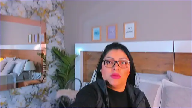 Snapshot of EmaBakker chatting on January 2026 11:15:01 AM EmaBakker online show from January 2026 11:15:01 AM