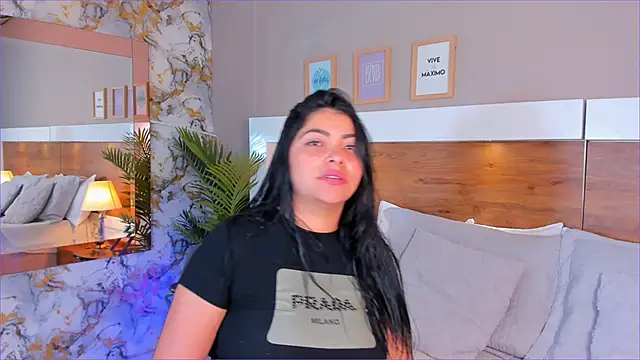 Snapshot of EmaBakker chatting on February 2026 07:02:01 AM EmaBakker online show from February 2026 07:02:01 AM