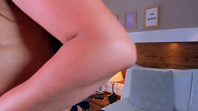 Snapshot of EmaBakker chatting on February 2026 06:50:01 AM EmaBakker online show from February 2026 06:50:01 AM