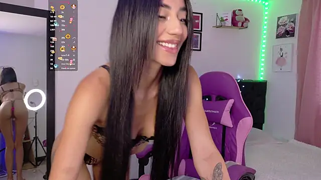 Snapshot of JulietaCheerr chatting on April 2026 01:38:02 PM JulietaCheerr online show from April 2026 01:38:02 PM