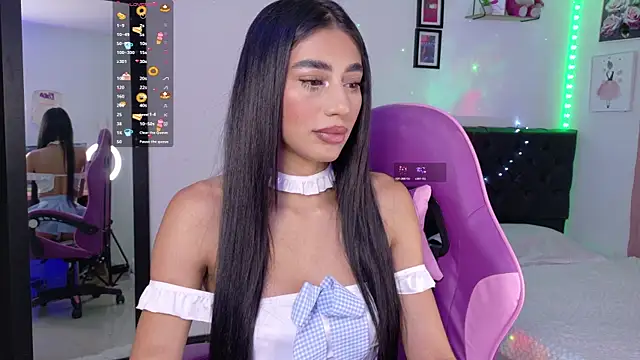 Snapshot of JulietaCheerr chatting on April 2026 01:45:01 PM JulietaCheerr online show from April 2026 01:45:01 PM