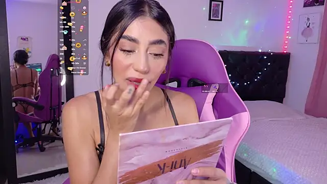 Snapshot of JulietaCheerr chatting on April 2026 02:00:02 PM JulietaCheerr online show from April 2026 02:00:02 PM