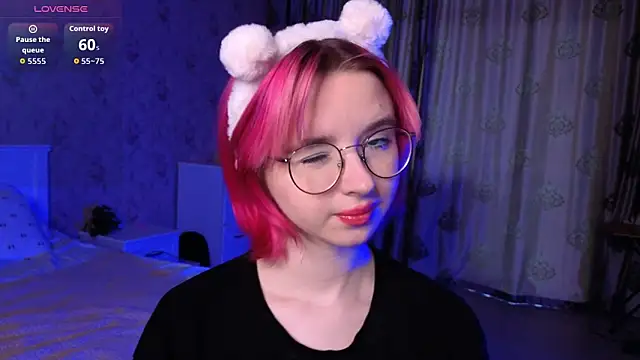 Nora Failure online show from September 2025 03:08:02 AM