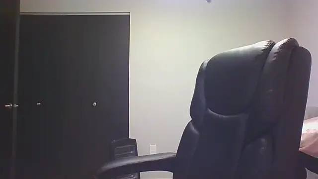 Snapshot of Stayinalive1992 chatting on March 2026 03:17:01 AM Stayinalive1992 online show from March 2026 03:17:01 AM