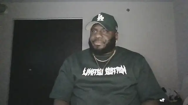 Snapshot of Stayinalive1992 chatting on April 2026 03:22:01 AM Stayinalive1992 online show from April 2026 03:22:01 AM