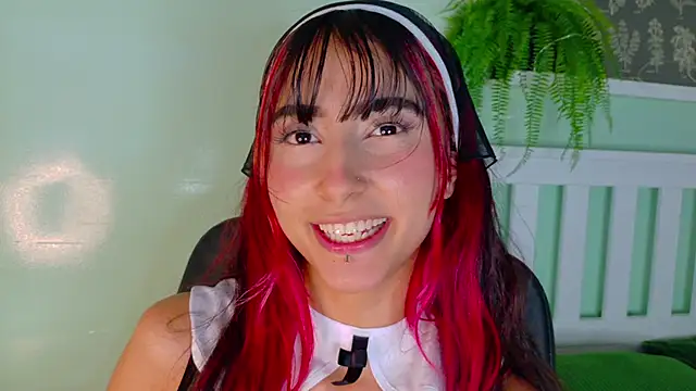 Snapshot of ParisFox_ chatting on November 2025 11:47:01 PM ParisFox online show from November 2025 11:47:01 PM