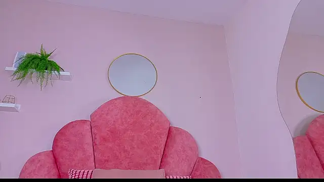 ParisFox  online show from February 2026 07:45:01 PM