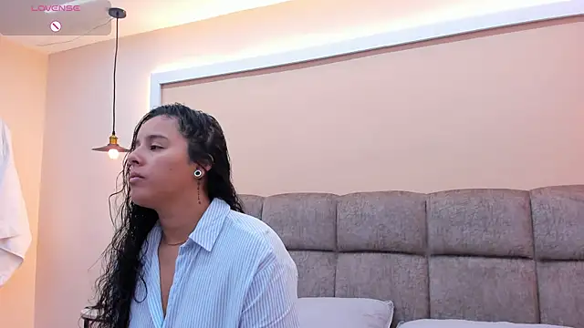 Snapshot of Dilan_y_Mia chatting on December 2024 01:43:02 PM Dilan y Mia online show from December 2024 01:43:02 PM