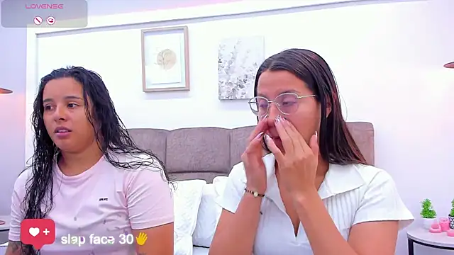 Snapshot of Dilan_y_Mia chatting on March 2025 12:34:02 PM Dilan y Mia online show from March 2025 12:34:02 PM