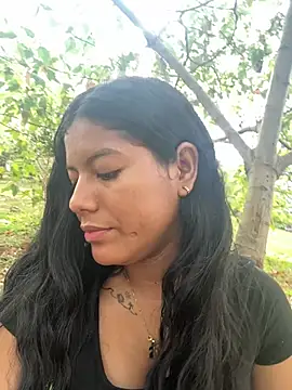 Snapshot of NiaBlanco chatting on May 2026 09:00:02 PM NiaBlanco online show from May 2026 09:00:02 PM